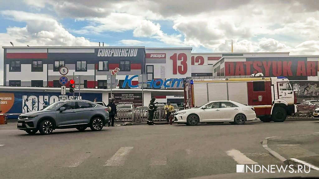 В центре Екатеринбурга тушат пожар