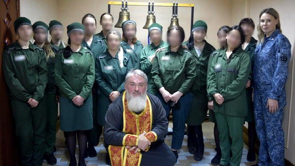 В Челябинске осужденным провели мастер-класс по колокольному звону и разрешили бить в колокола