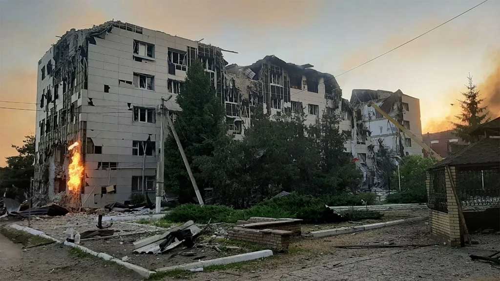 Четыре человека погибли при ударе ВСУ по колледжу в ЛНР, возбуждено дело о теракте