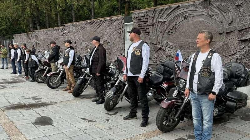 Уральские байкеры доставят в Брест копию знамени дивизии, освобождавшей Белоруссию