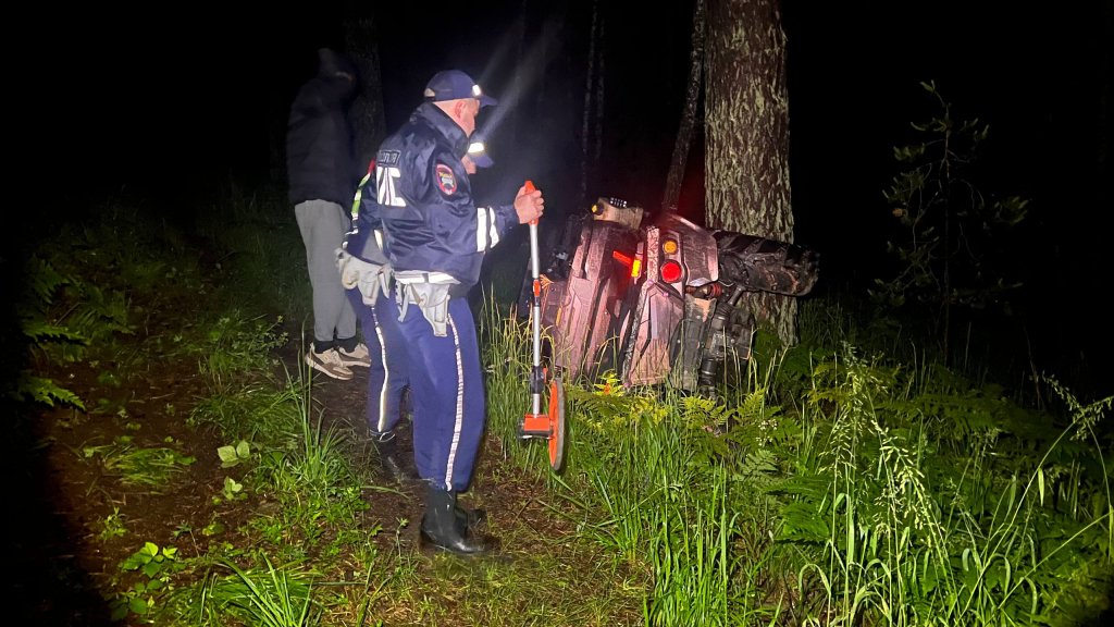 В лесу под Екатеринбургом нашли опрокинутый квадроцикл, а рядом – тело водителя (ФОТО)