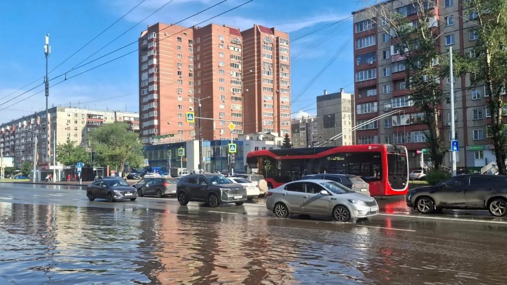 Мэр Челябинска рассказал о последствиях залпового дождя