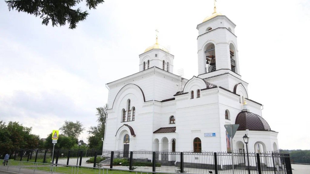 В Алапаевске отпраздновали двухлетие храма Александра Невского