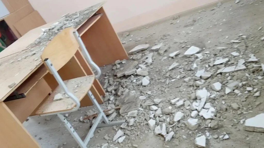 В школе в Копейске с потолка рухнула штукатурка. Прокуратура проводит проверку