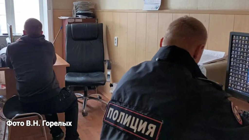 Молодой уралец угнал машину у ветерана СВО, а потом явился с матерью в полицию давать показания и извиняться