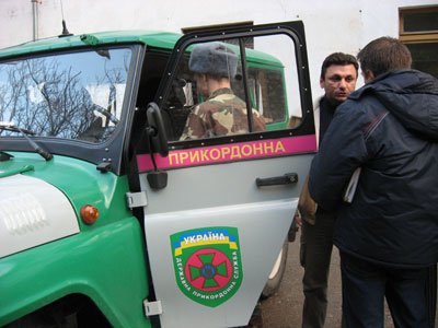 Агент судна не дал согласия сотрудникам МЧС и пограничникам подняться на борт для выяснения причин отравления