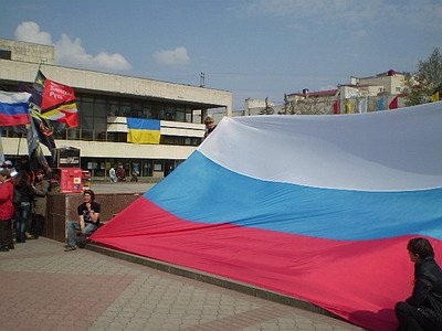 Новый Регион: В Симферополе стартовала акция В каждом окне – российский флаг! (ФОТО)