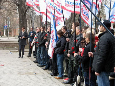 В Симферополе пробег завершился праздничным митингом в сквере Победы