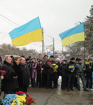 Новый Регион: В Симферополе Колесниченко, Константинов, Бабенко вместе с тягнибоковцами и филаретовцами почтили Шевченко (ФОТО)