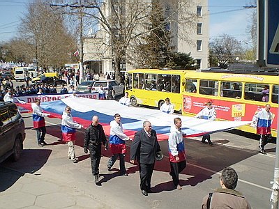 Новый Регион: В Симферополе прошло шествие, посвященное Воссоединению Крыма с Россией в XVIII веке (ФОТО)