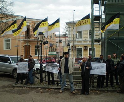 Новый Регион: В Симферополе почтили память офицера, подорвавшего себя вместе с украинским прокурором (ФОТО)