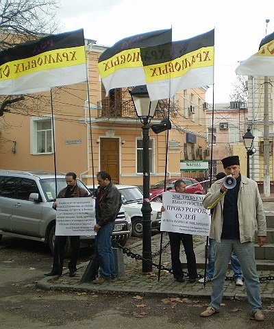 Новый Регион: В Симферополе почтили память офицера, подорвавшего себя вместе с украинским прокурором (ФОТО)