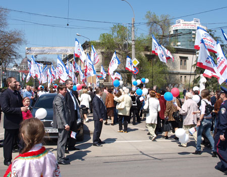 Новый Регион: Крымский первомай: Регионалы показали всем их место