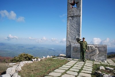 Новый Регион: На самой высокой горе Крыма установлено Знамя Победы (ФОТО)