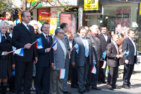 Новый Регион: Крымский первомай: Регионалы показали всем их место