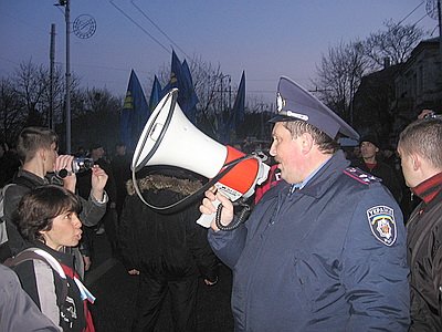 Новый Регион: В Севастополе произошло массовое столкновение с украинскими националистами (ФОТО)