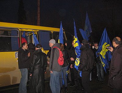 Новый Регион: В Севастополе произошло массовое столкновение с украинскими националистами (ФОТО)