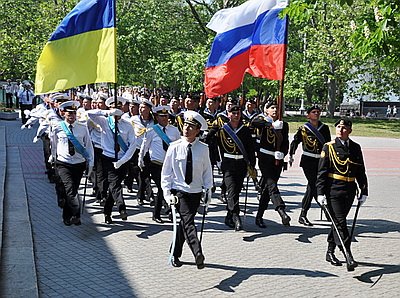 Новый Регион: Делегация Урала подписала договор о сотрудничестве с Севастополем и посмотрела учения ЧФ (ФОТО)