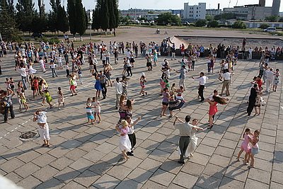 Новый Регион: Акция по самому массовому исполнению Севастопольского вальса провалилась (ФОТО)