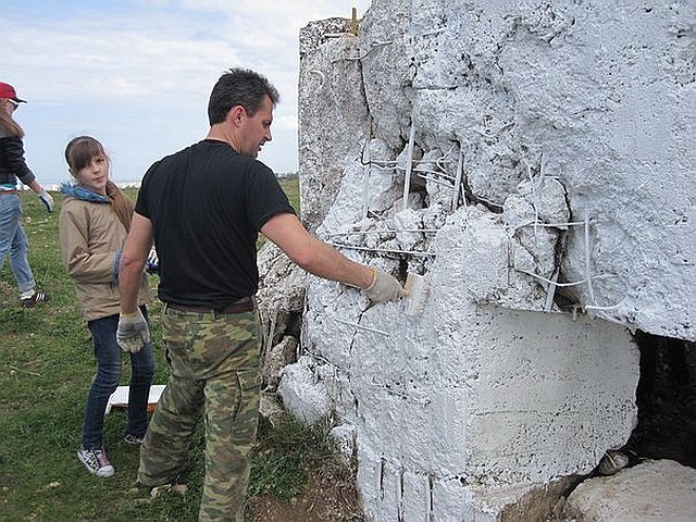 Новый Регион: Общественники собираются установить к 9 мая мемориальные таблички на ДОТах, защищавших Севастополь (ФОТО)