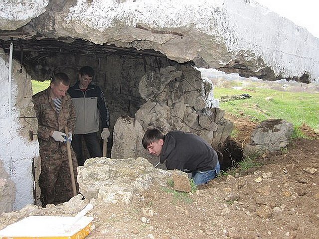 Новый Регион: Общественники собираются установить к 9 мая мемориальные таблички на ДОТах, защищавших Севастополь (ФОТО)