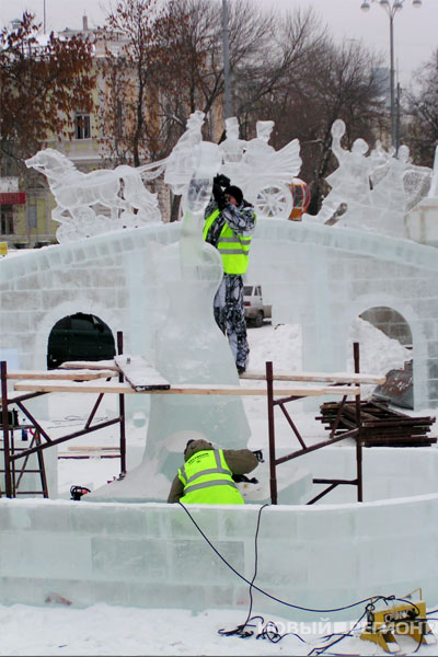 Новый Регион: Завтра в Екатеринбурге открывается Ледовый городок (ФОТО)
