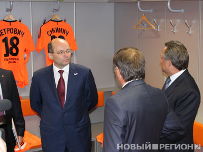 Новый Регион: Министр спорта в Екатеринбурге: У вас есть свои футболисты? А, вижу – Ойеволе (ФОТО)