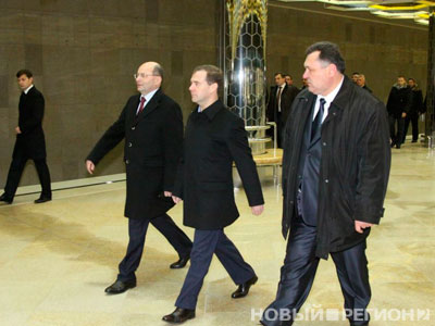 Президент Медведев прокатился в Екатеринбурге от Ботанической до Геологической