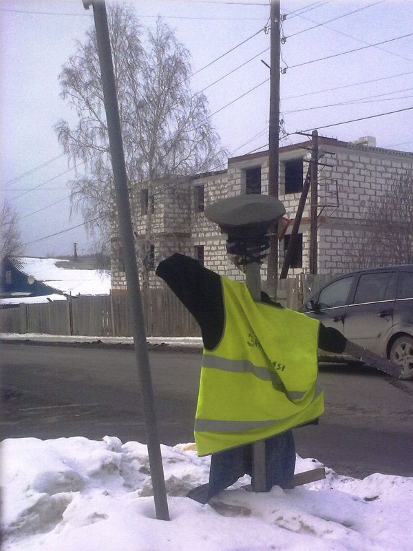 Новый Регион: Картонный инспектор начал патрулировать улицы в Екатеринбурге (ФОТО)