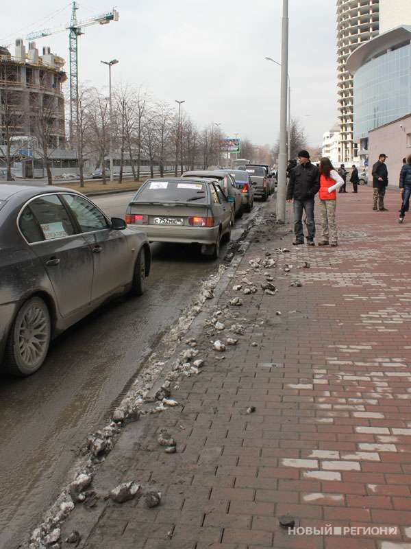 Новый Регион: Очередная протестная акция прошла в Екатеринбурге: автомобилисты выступили против ям и грязи (ФОТО)