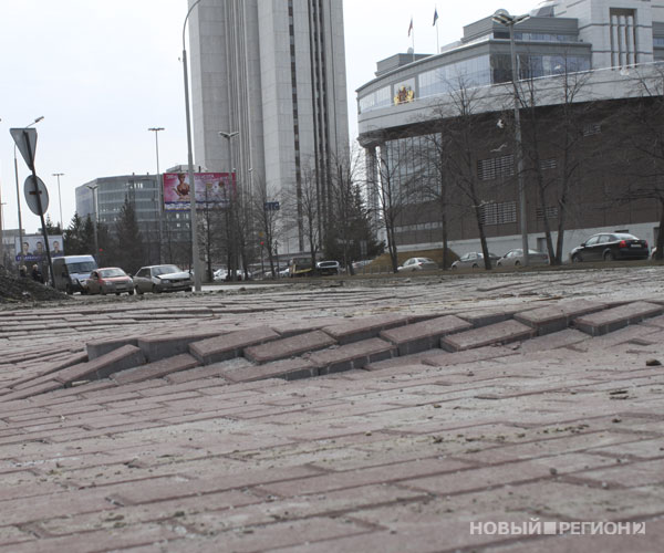 Новый Регион: Екатеринбуржцы-пешеходы тоже стали жаловаться на дороги (ФОТО)