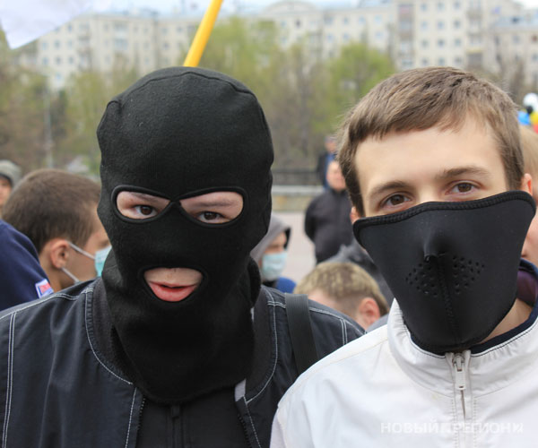 Новый Регион: Русский марш в Екатеринбурге оказался неожиданно массовым: несколько сотен националистов выступили против шаурмы и гастарбайтеров (ФОТО, ВИДЕО)