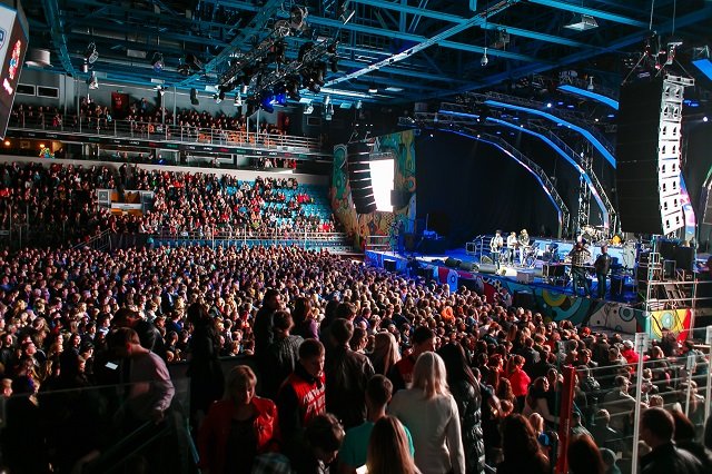 Новый Регион: Банковский концерт в Екатеринбурге собрал 9 тысяч человек (ФОТО)