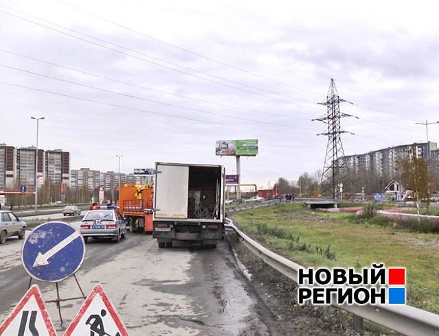 Новый Регион: Комсомолл снова забаррикадировали: на этот раз металлическими отбойниками (ФОТО, ВИДЕО)