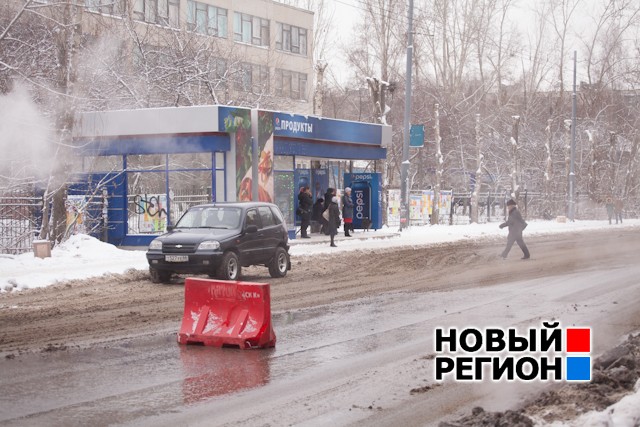 Новый Регион: Аварию в 19-м военном городке будут устранять сами военные, а на Уралмаше – коммунальщики (ФОТО)