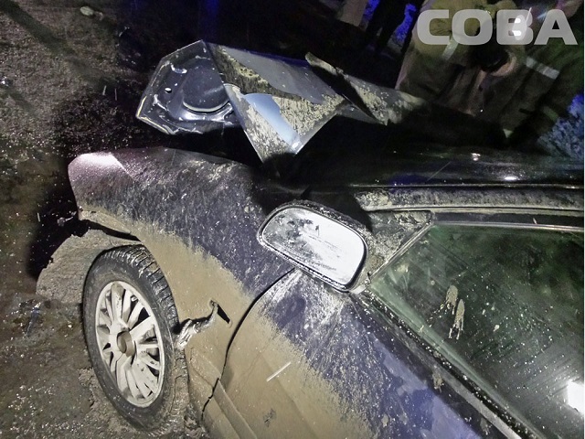 Новый Регион: На выезде из Екатеринбурга столкнулись две иномарки: есть погибшие (ФОТО)