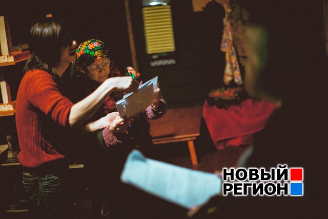 Новый Регион: В Екатеринбурге с боем и спорами ставят спектакль Пещерные мамы (ФОТО)