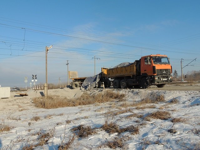 Новый Регион: На железнодорожном переезде под Камышловом пассажирский поезд въехал в грузовик (добавлено ФОТО)