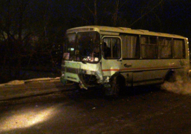Новый Регион: В ДТП с участием автобуса в Екатеринбурге пострадала 17-летняя пассажирка (ФОТО)
