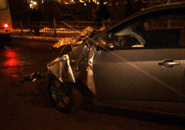 Новый Регион: В ДТП с участием автобуса в Екатеринбурге пострадала 17-летняя пассажирка (ФОТО)