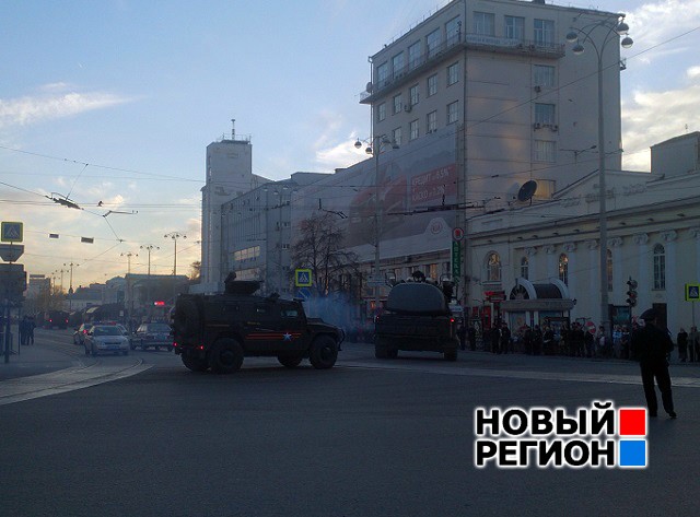 Новый Регион: Помочиться за будку и нарушить ПДД: взгляд со стороны на генрепетицию парада Победы в Екатеринбурге (ФОТО)