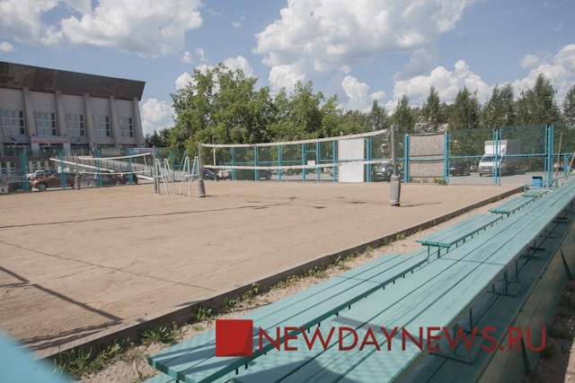 Новый Регион: Пляжный волейбол, теннис под открытым небом и катания на лодках – где в Екатеринбурге арендовать площадки и взять спортинвентарь для отдыха (ФОТО)