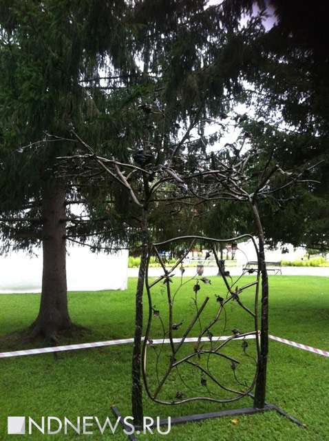 Новый Регион: В парке Маяковского появились первые арт-скульптуры из металлолома (ФОТО)