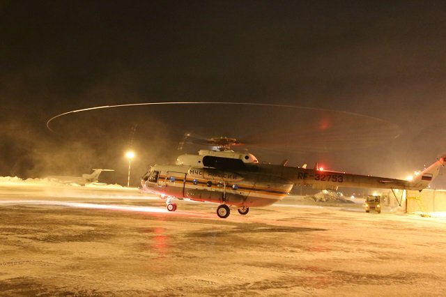 Новый Регион: Спасатели на вертолете доставили в Екатеринбург с перевала Дятлова пострадавшего челябинского туриста (ФОТО)