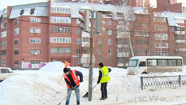 Новый Регион: Евгений Липович раскритиковал подрядчиков за невыполнение условий контракта по очистке улиц от снега