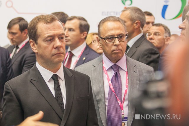 Новый Регион: Медведев покатал губернатора Куйвашева на машине (ФОТО)