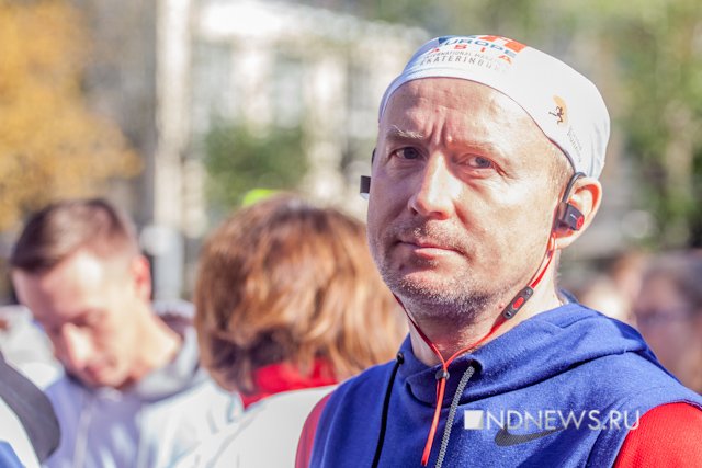 Новый Регион: Тысячи человек пробежали по центру Екатеринбурга Кросс нации (ФОТО)