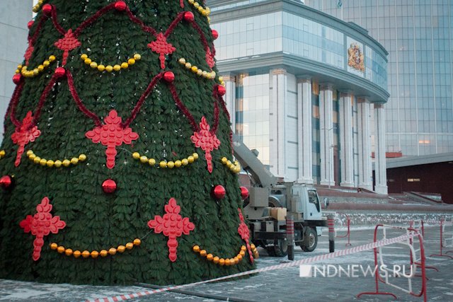 Новый День: Как выглядит елка за 3,5 миллиона: у заксо собрали новогоднюю поделку (ФОТО)
