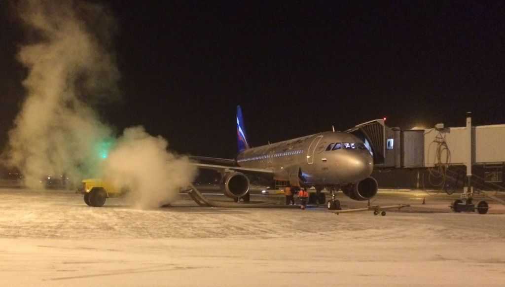 Новый День: Очень холодно! Греем каждый борт, – в аэропорту Кольцово рассказали как спасают самолеты от замерзания (ФОТО)