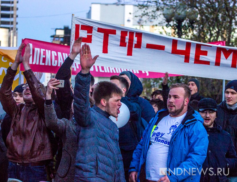 Новый День: РТФ – чемпион! Традиционное шествие радистов дополнили музыкальным сопровождением (ФОТО)